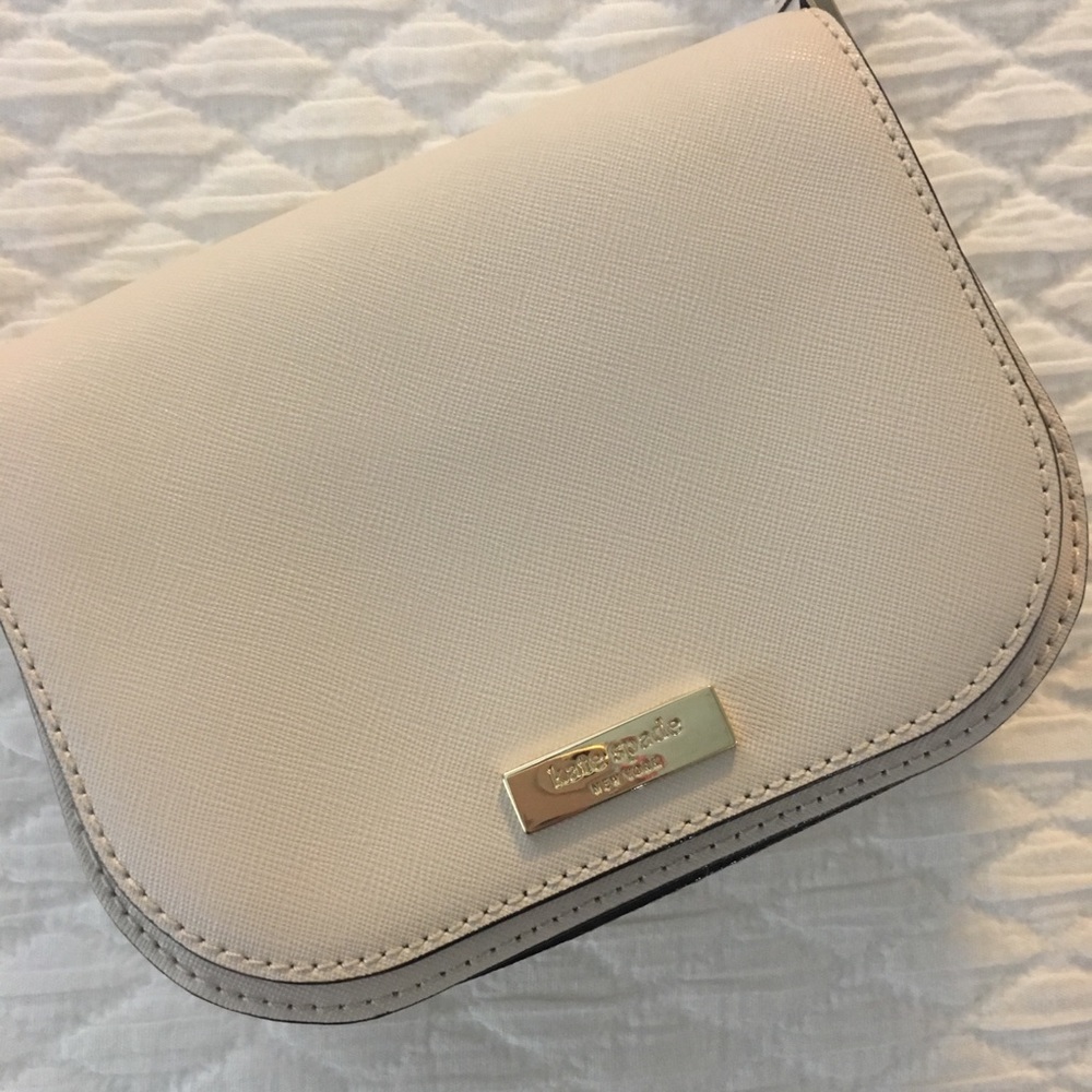 Kate Spade - Small Crossbody Bag, Like New!